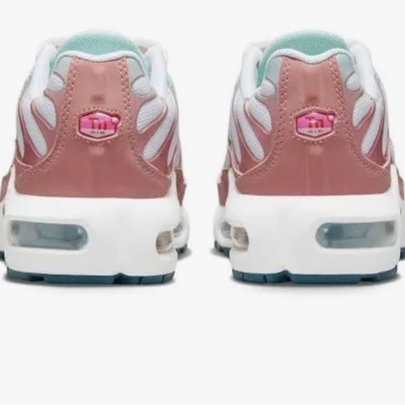 Nike Air Max Plus (GS) 4.5Y, New - Picture 9 of 11